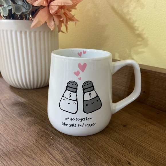 Cute Salt and Pepper white mug - Picture 2 of 5